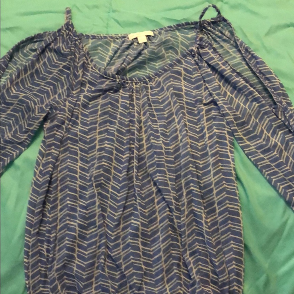 Women’s cold shoulder top